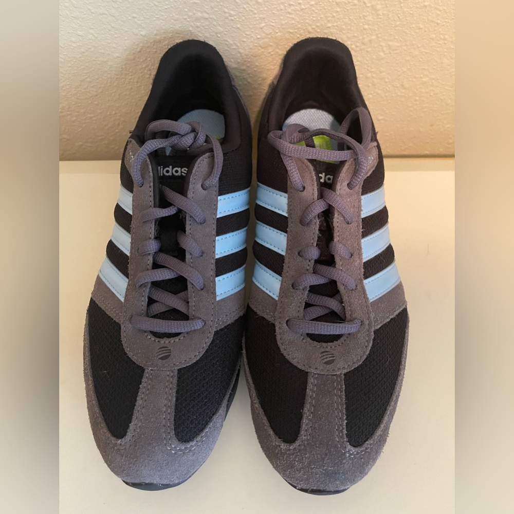 Like New Vintage Adidas Tennis Shoes